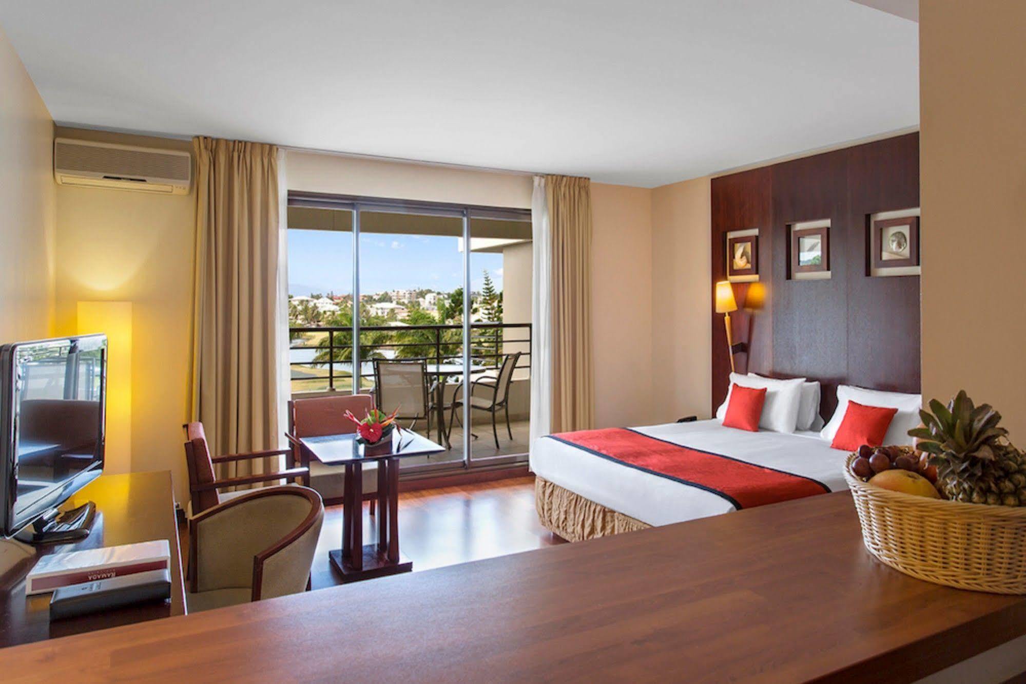 Ramada Hotel & Suites By Wyndham Noumea Exterior foto