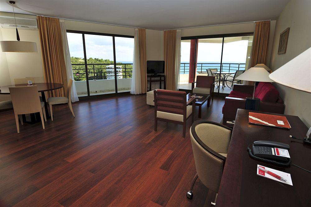 Ramada Hotel & Suites By Wyndham Noumea Exterior foto